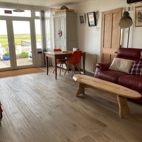Clearance Kahrs Artisan Oak Lino Textured 11.52m2 left