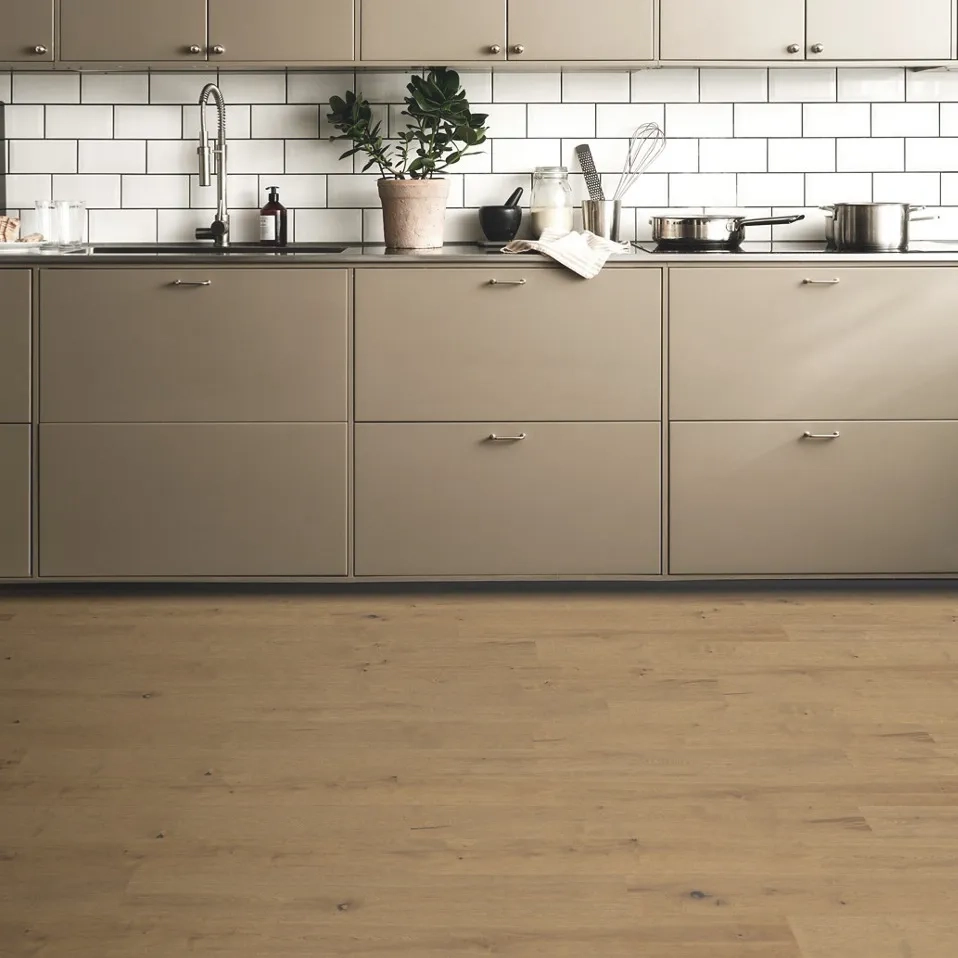 Quick-Step Vernis Chatain Oak Millrun Wood Extra Matt Flooring